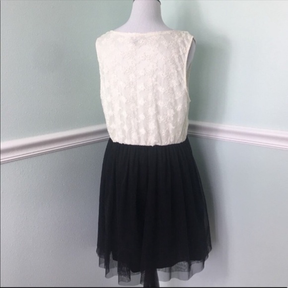 🌲🎁 Cream and black lace dress party dress - Picture 4 of 5